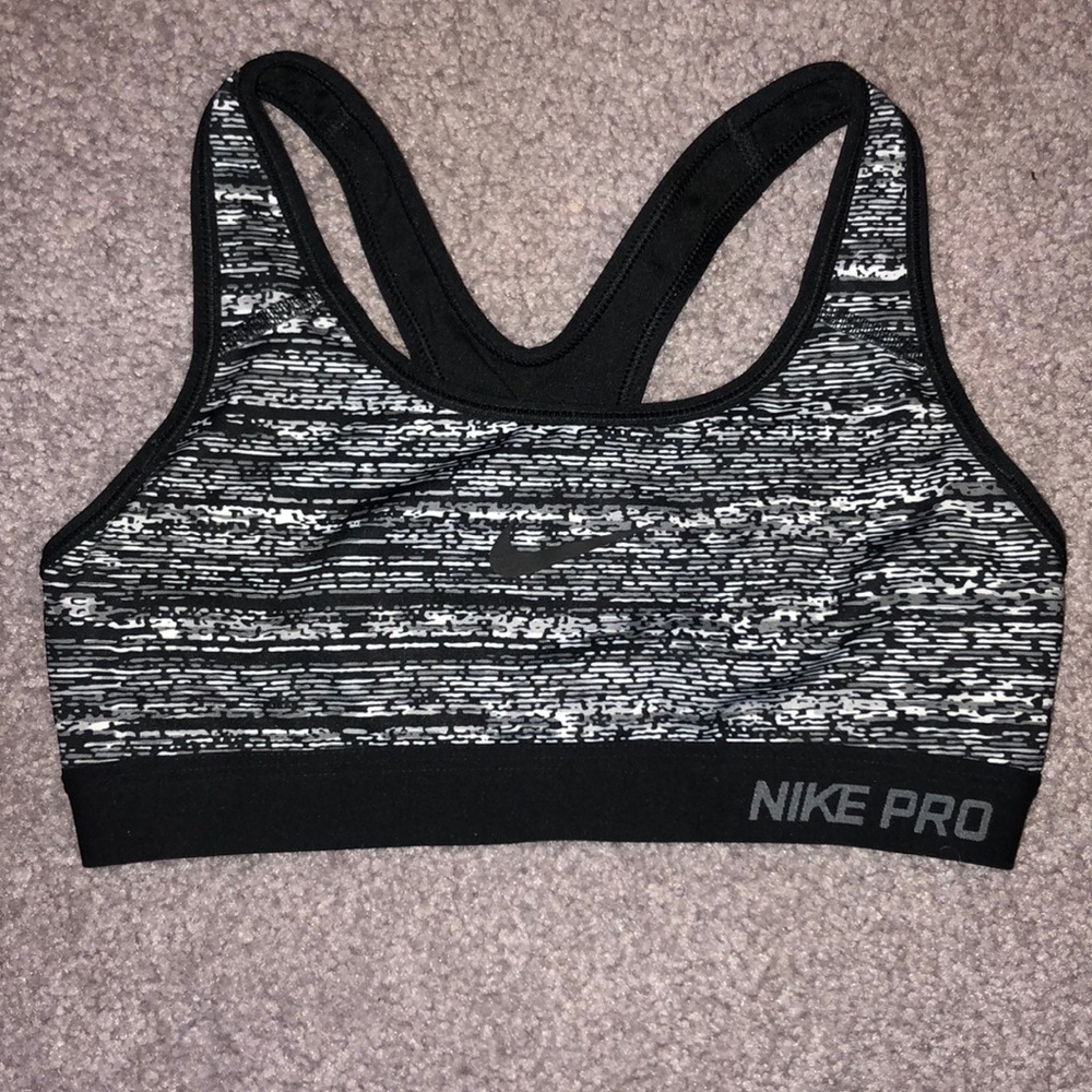 NEVER WORN!! Nike sports bra